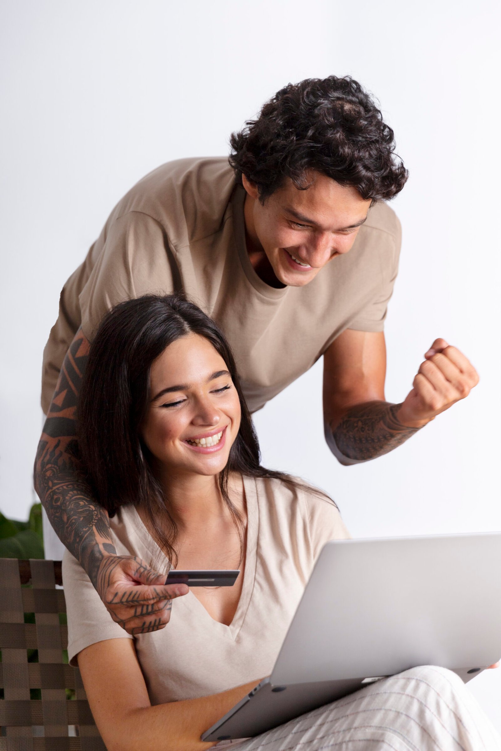 close-up-person-doing-online-shopping